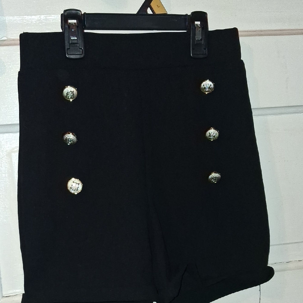 Black Buttoned Women Shorts